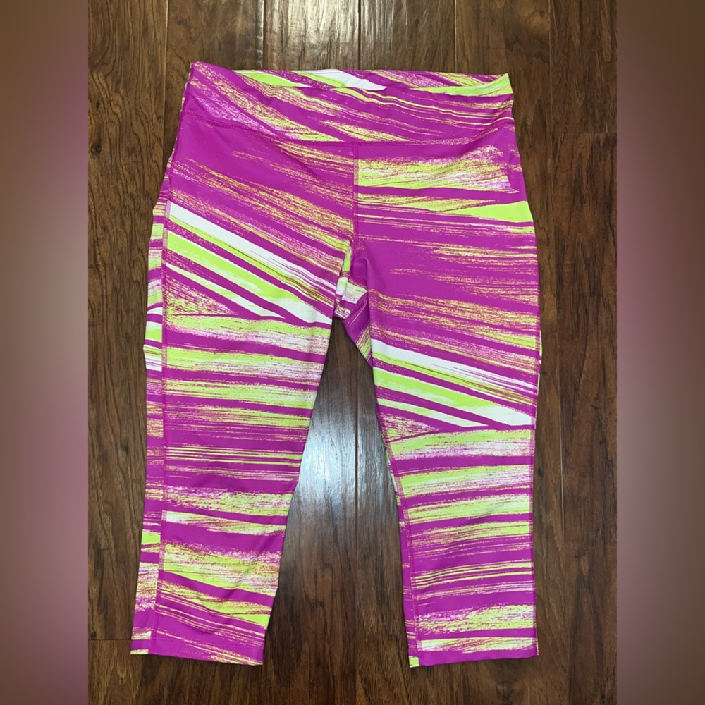 $ FIRM - LIKE NEW Xersion Women’s Fitted Workout Cropped Leggings - Sz Large